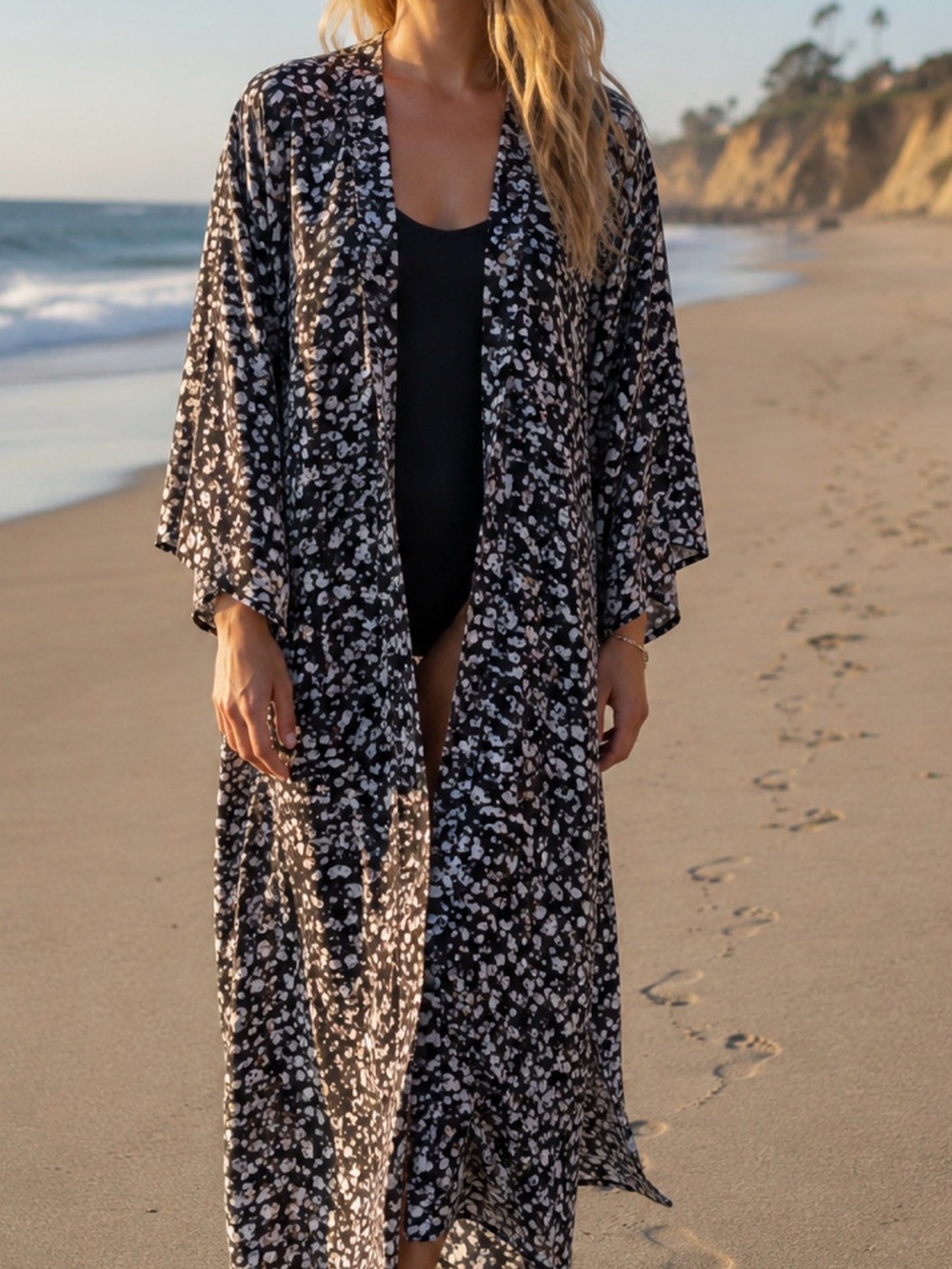 #186 UMGEE FLORAL KIMONO
